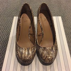 Report snake skin wedges sz 6.5